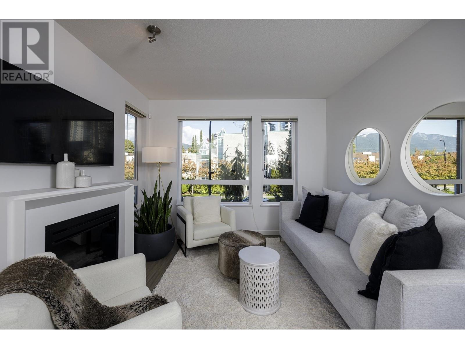204 217 W 8th Street, North Vancouver, British Columbia  V7M 0C2 - Photo 5 - R2828237