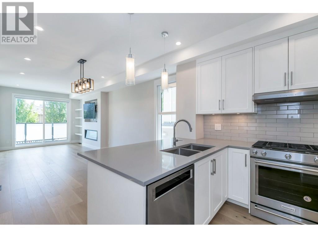 2 204 E 18th Street, North Vancouver, British Columbia  V7L 2X6 - Photo 14 - R2828239