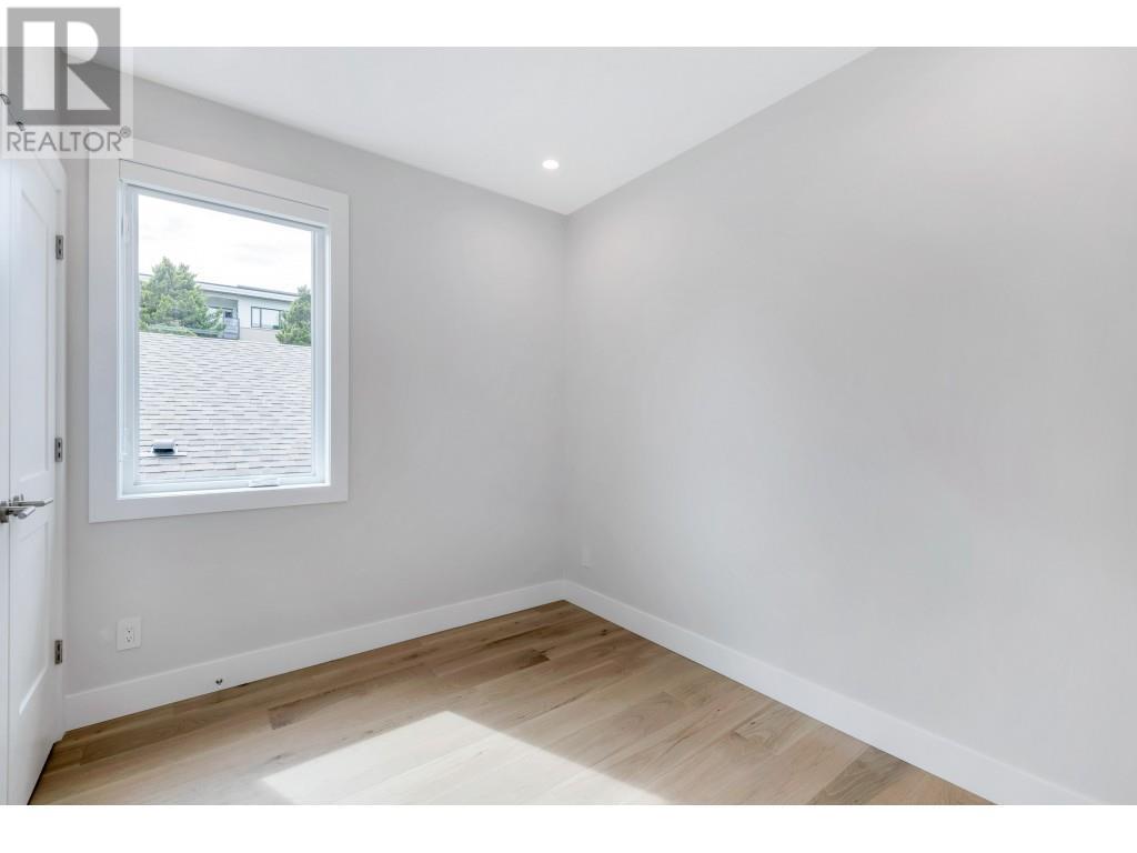 2 204 E 18th Street, North Vancouver, British Columbia  V7L 2X6 - Photo 22 - R2828239