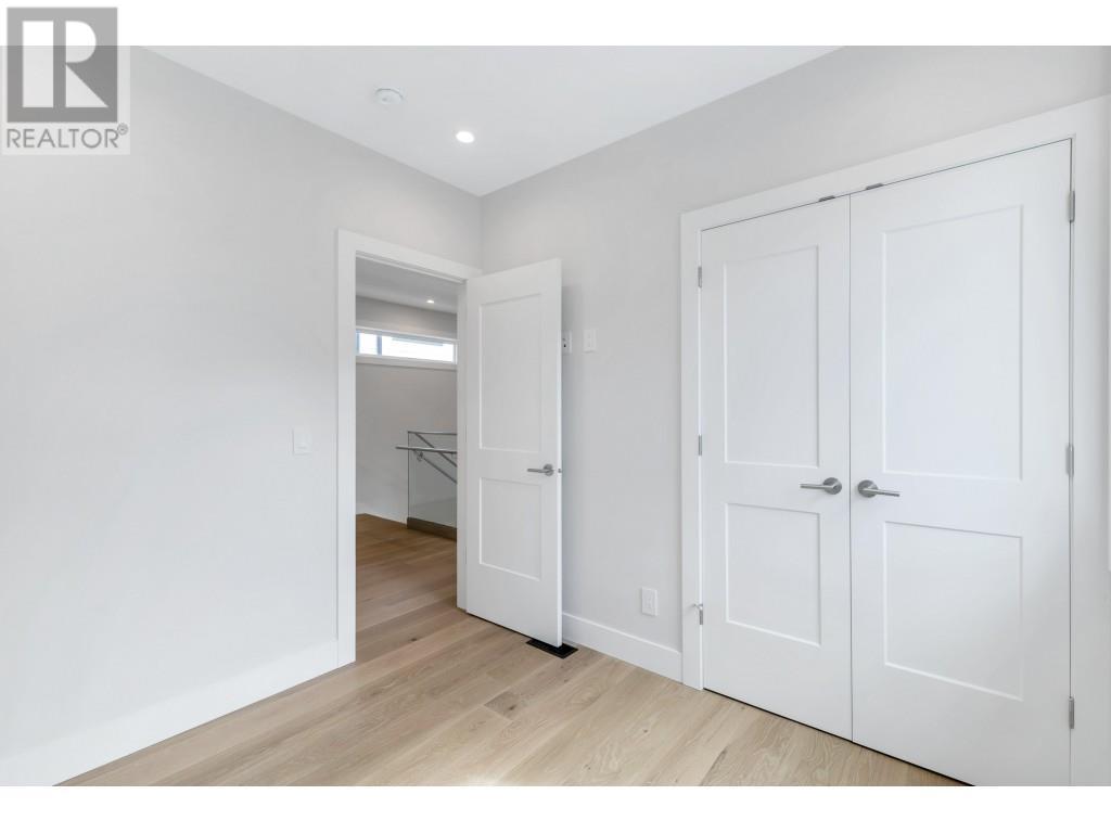2 204 E 18th Street, North Vancouver, British Columbia  V7L 2X6 - Photo 23 - R2828239