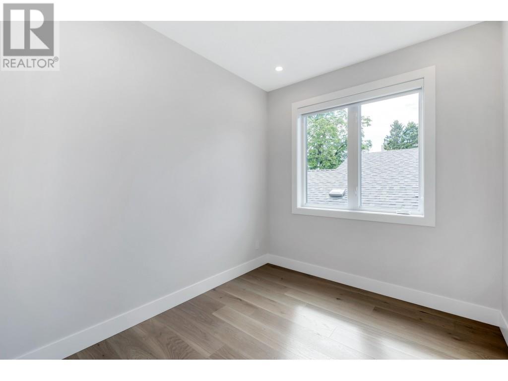 2 204 E 18th Street, North Vancouver, British Columbia  V7L 2X6 - Photo 24 - R2828239