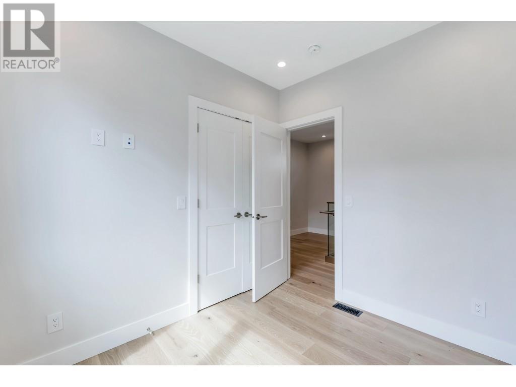 2 204 E 18th Street, North Vancouver, British Columbia  V7L 2X6 - Photo 25 - R2828239