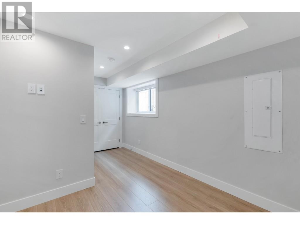 2 204 E 18th Street, North Vancouver, British Columbia  V7L 2X6 - Photo 36 - R2828239
