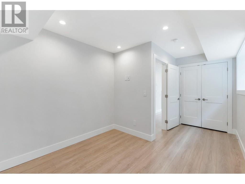 2 204 E 18th Street, North Vancouver, British Columbia  V7L 2X6 - Photo 37 - R2828239