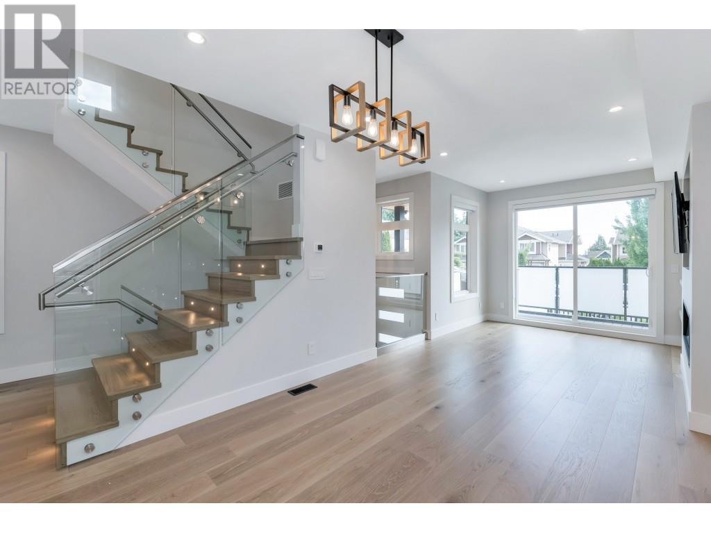 2 204 E 18th Street, North Vancouver, British Columbia  V7L 2X6 - Photo 6 - R2828239