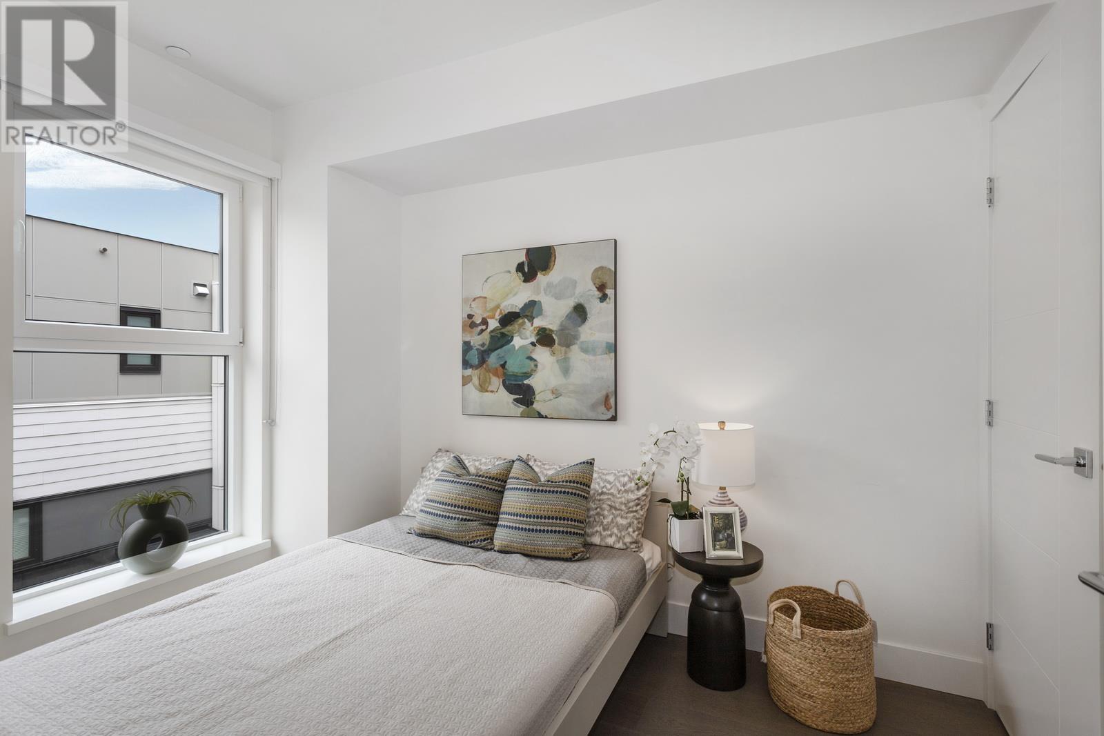 146 W Woodstock Avenue, Vancouver, British Columbia  V5Y 0N1 - Photo 11 - R2828245