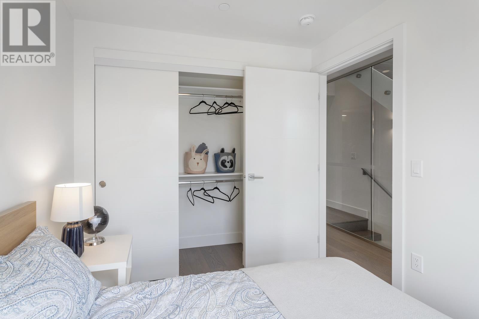 146 W Woodstock Avenue, Vancouver, British Columbia  V5Y 0N1 - Photo 15 - R2828245