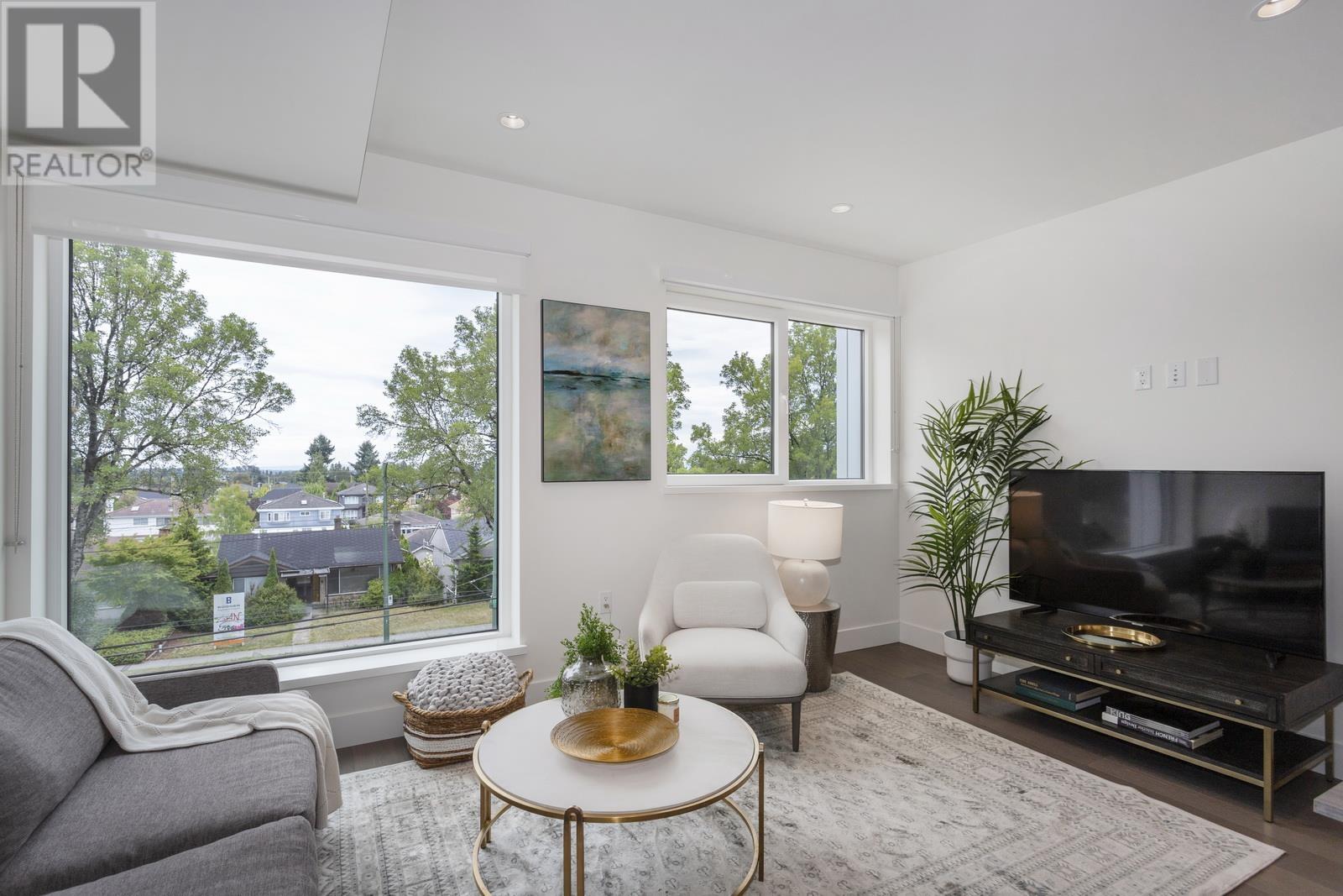146 W Woodstock Avenue, Vancouver, British Columbia  V5Y 0N1 - Photo 5 - R2828245