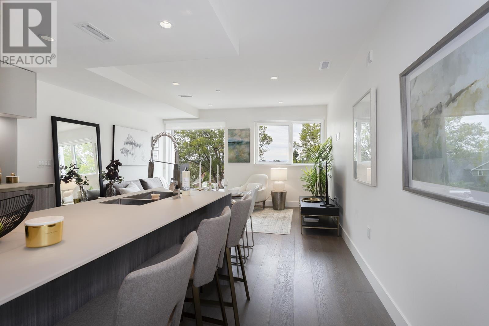 146 W Woodstock Avenue, Vancouver, British Columbia  V5Y 0N1 - Photo 7 - R2828245