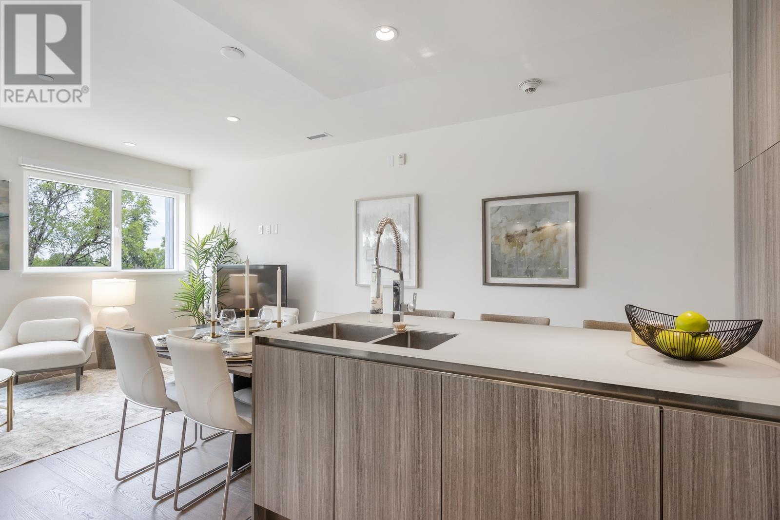 146 W Woodstock Avenue, Vancouver, British Columbia  V5Y 0N1 - Photo 9 - R2828245
