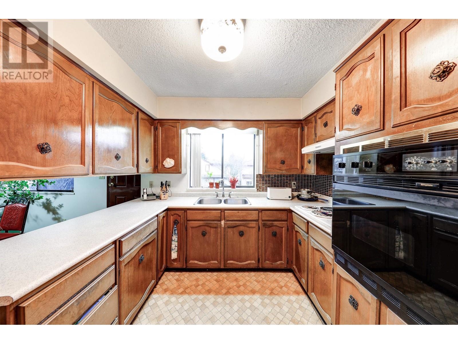 8740 Garden City Road, Richmond, British Columbia  V6Y 2P5 - Photo 8 - R2828215
