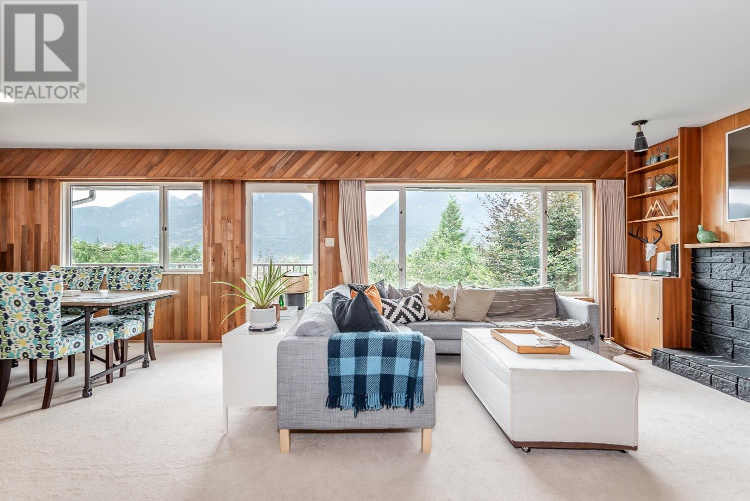 40309 Ayr Drive, Squamish, British Columbia  V0N 1T0 - Photo 11 - R2828217