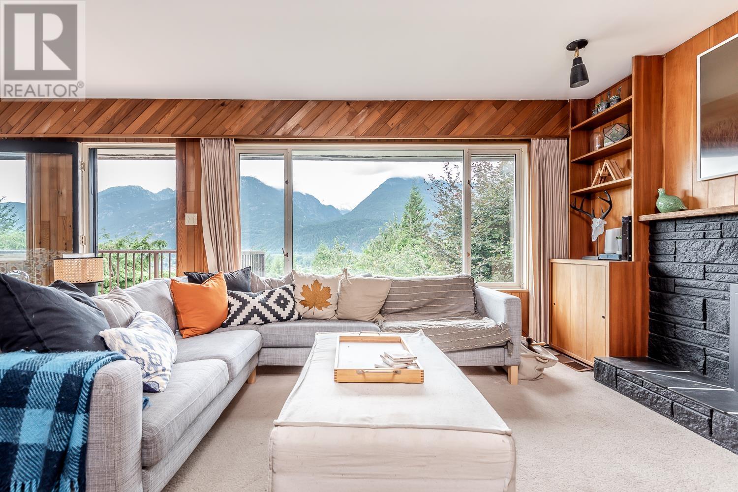40309 Ayr Drive, Squamish, British Columbia  V0N 1T0 - Photo 13 - R2828217