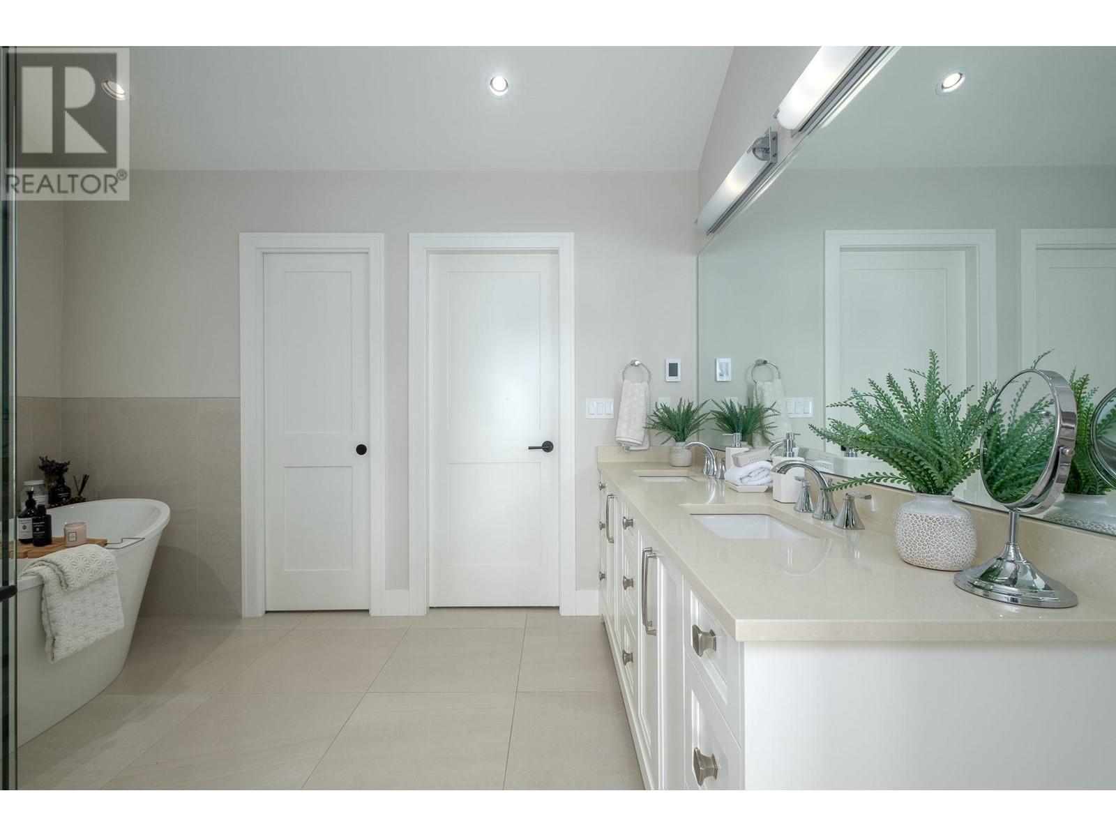 283 Monteray Avenue, North Vancouver, British Columbia  V7N 3E7 - Photo 20 - R2828241