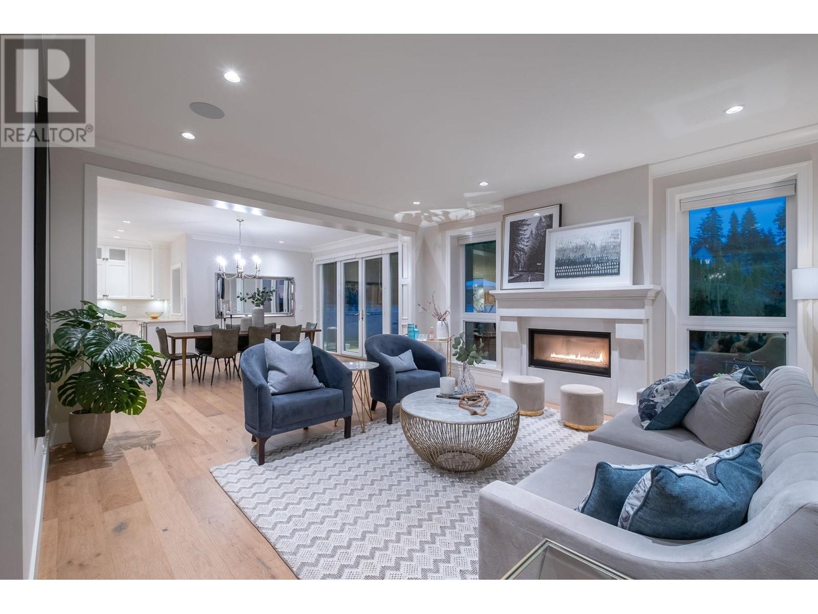 283 Monteray Avenue, North Vancouver, British Columbia  V7N 3E7 - Photo 4 - R2828241