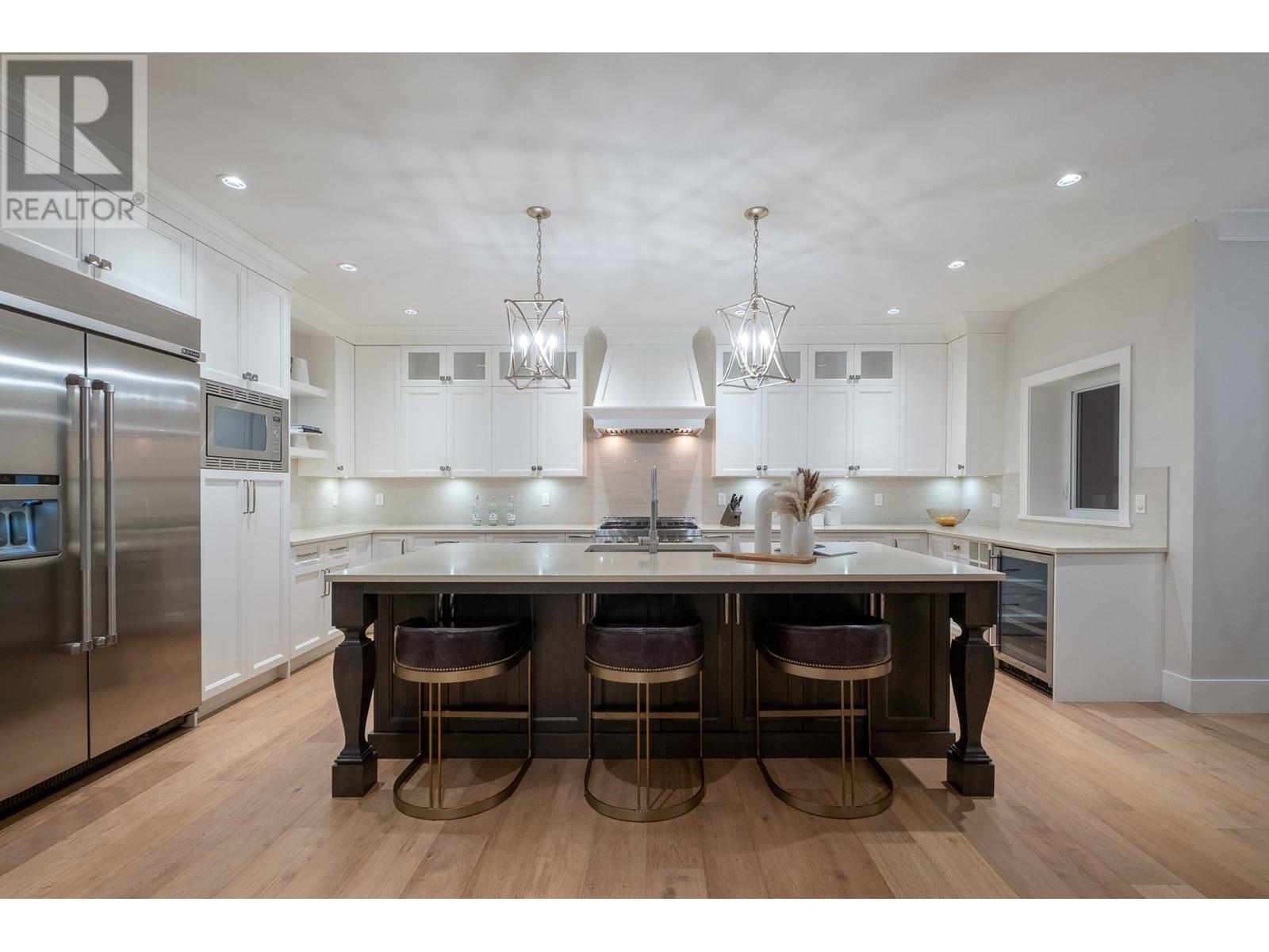 283 Monteray Avenue, North Vancouver, British Columbia  V7N 3E7 - Photo 5 - R2828241