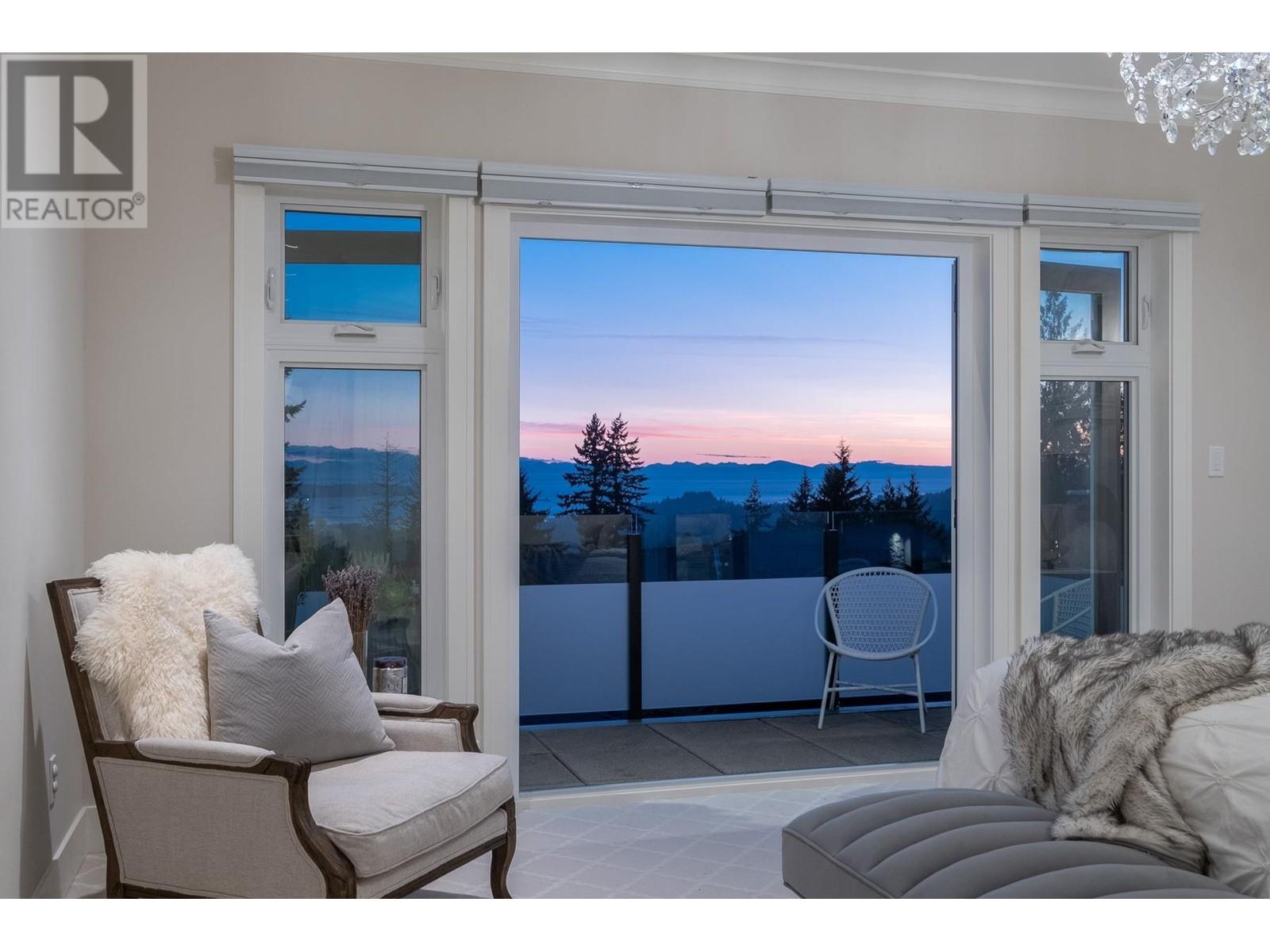 283 Monteray Avenue, North Vancouver, British Columbia  V7N 3E7 - Photo 7 - R2828241