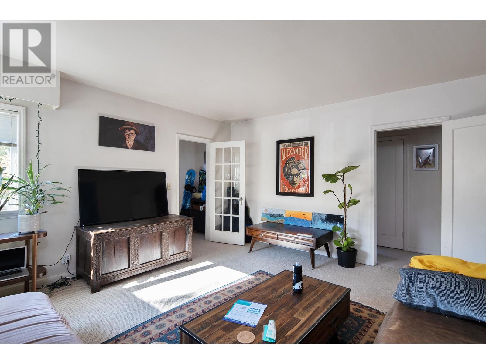 5990 Quebec Street, Vancouver, British Columbia  V5W 2P3 - Photo 3 - R2826969