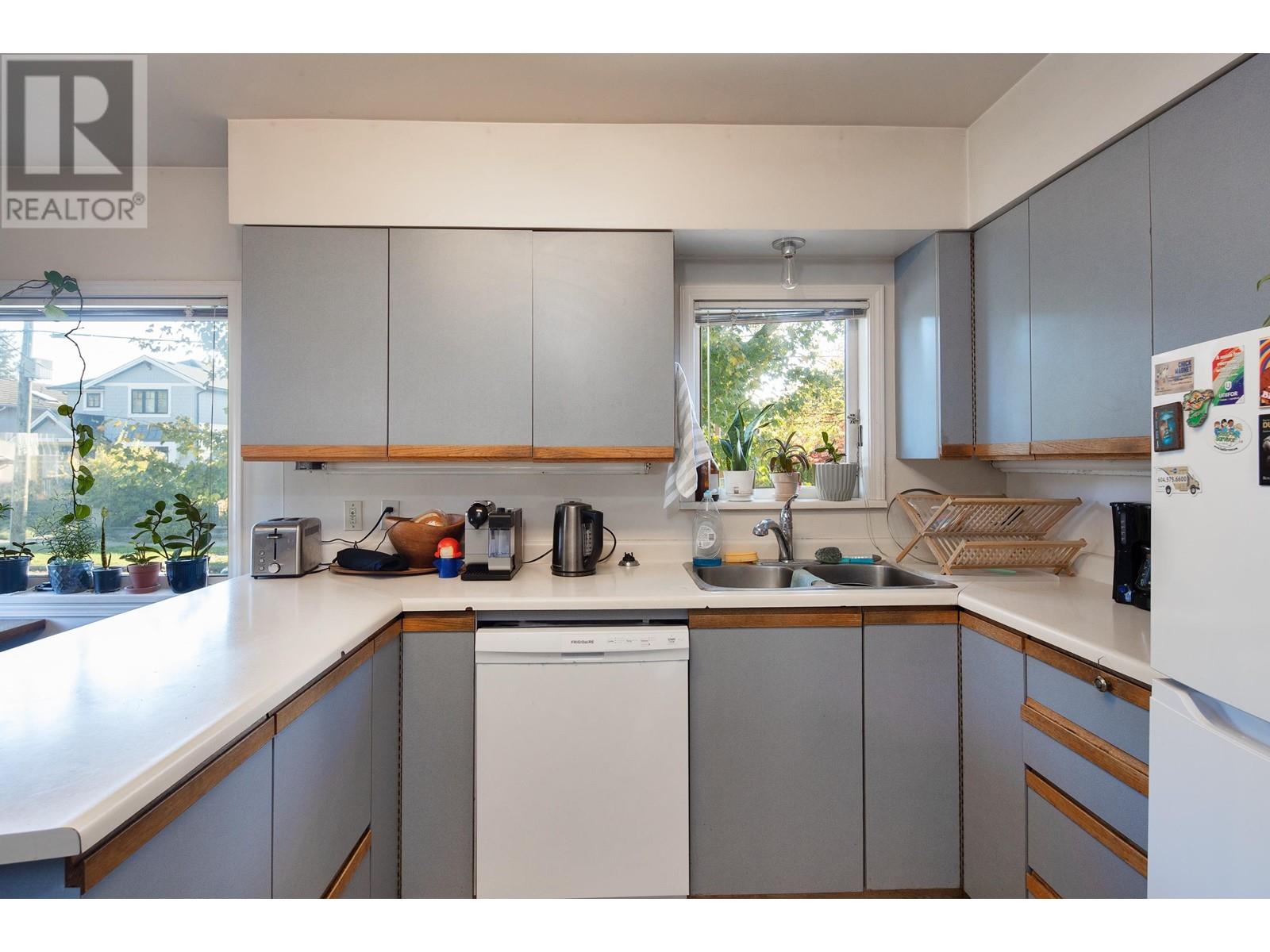 5990 Quebec Street, Vancouver, British Columbia  V5W 2P3 - Photo 11 - R2826969