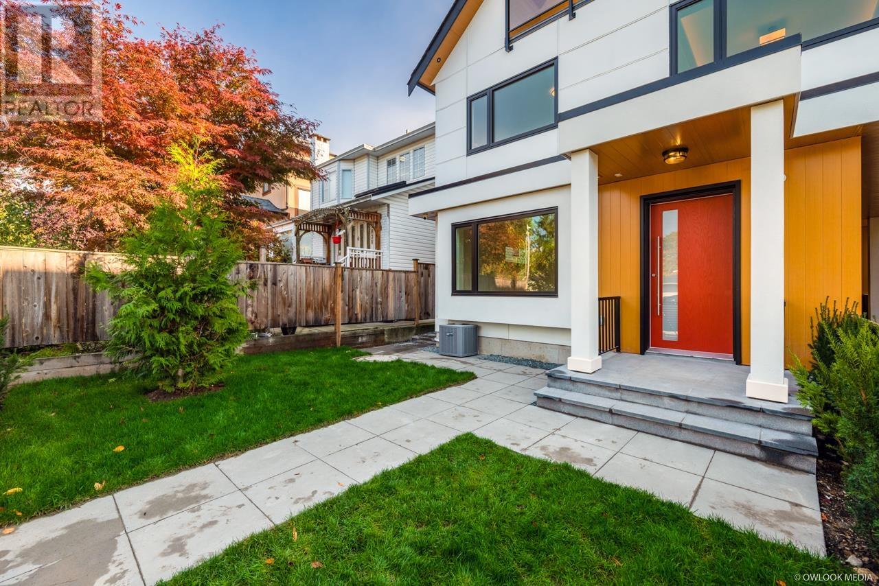 8056 Haig Street, Vancouver, British Columbia  V6P 4R9 - Photo 2 - R2828139