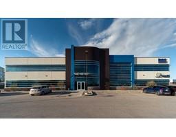 105, 32 Royal Vista Drive, calgary, Alberta