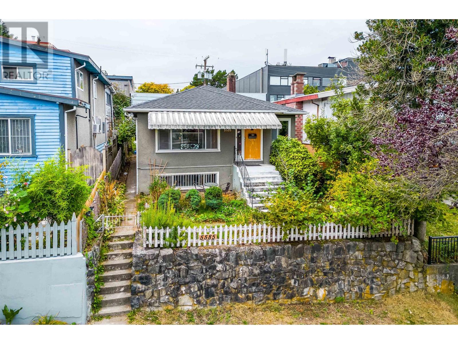 5585 Chester Street, Vancouver, British Columbia  V5W 3B3 - Photo 3 - R2816352