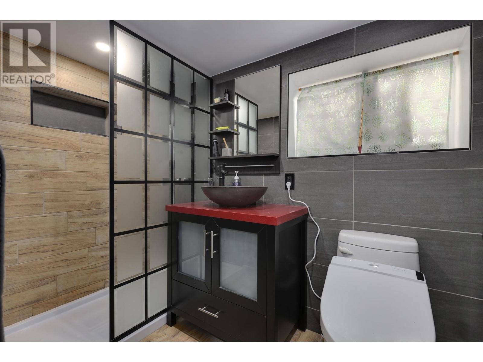 5585 Chester Street, Vancouver, British Columbia  V5W 3B3 - Photo 15 - R2816352
