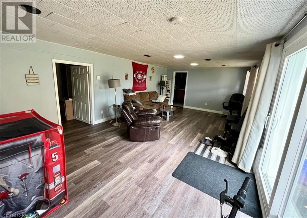 520 Mcnab Street, Walkerton, Ontario  N0G 2V0 - Photo 13 - 40506058