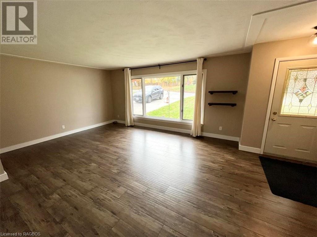 520 Mcnab Street, Walkerton, Ontario  N0G 2V0 - Photo 5 - 40506058