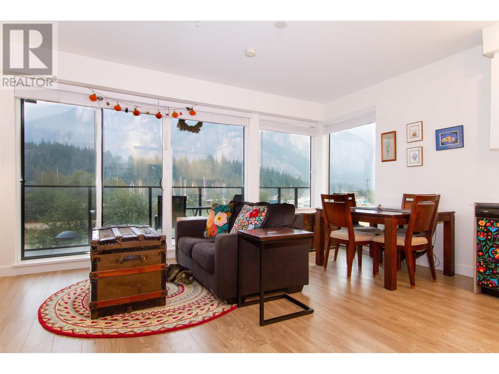 304 37881 Cleveland Avenue, Squamish, British Columbia  V8B 0Z7 - Photo 3 - R2828263