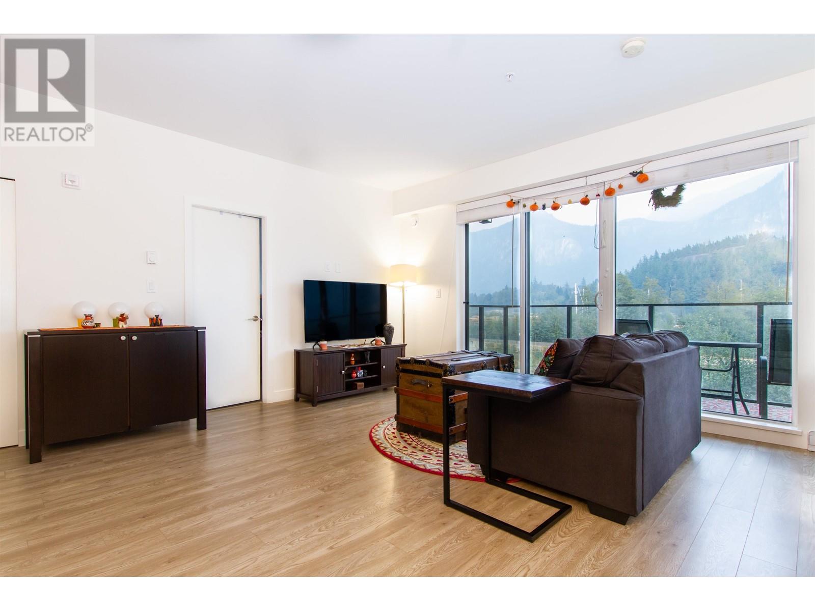 304 37881 Cleveland Avenue, Squamish, British Columbia  V8B 0Z7 - Photo 5 - R2828263