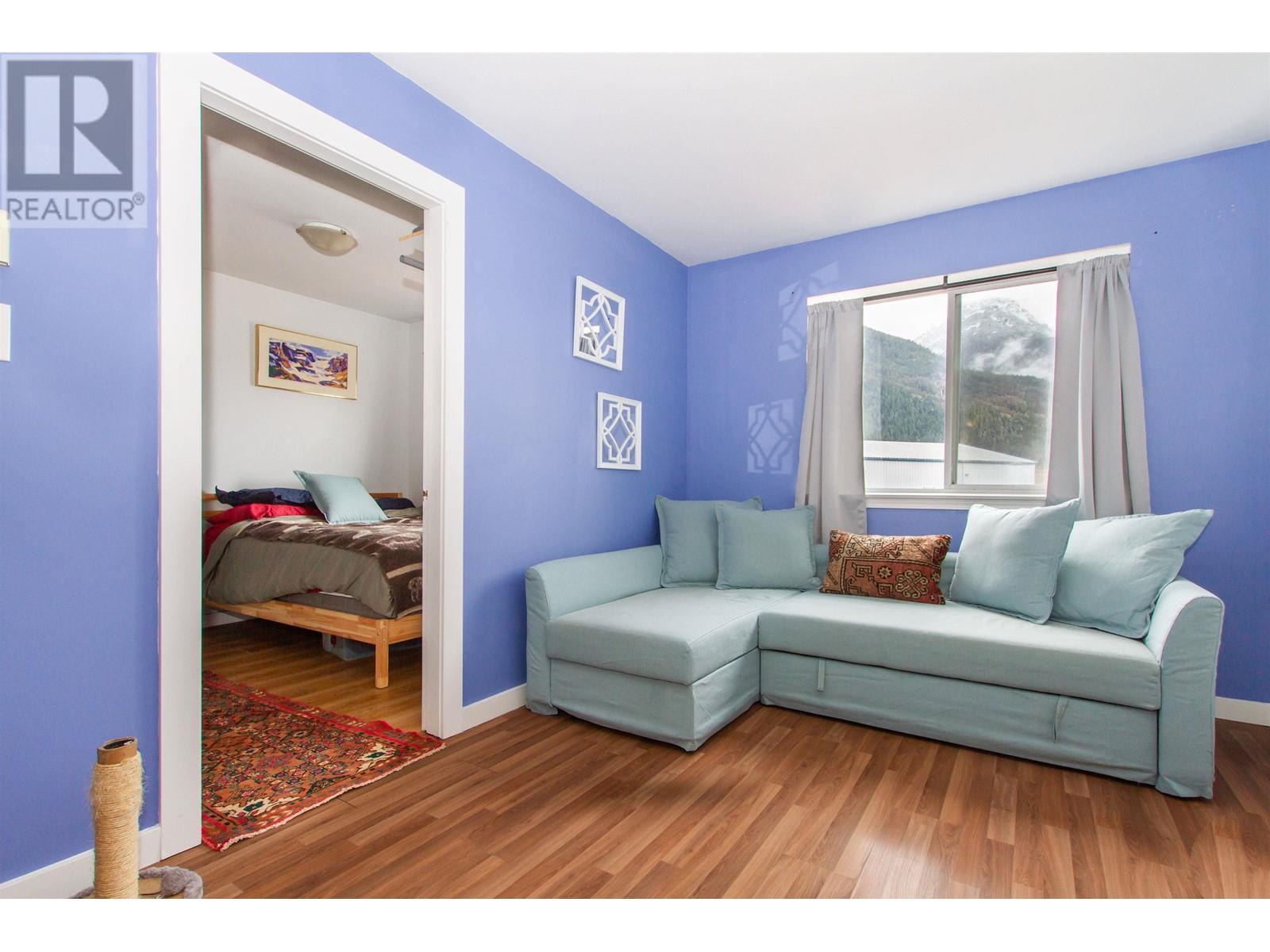 7 38927 Queens Way, Squamish, British Columbia  V8B 0K9 - Photo 3 - R2828276