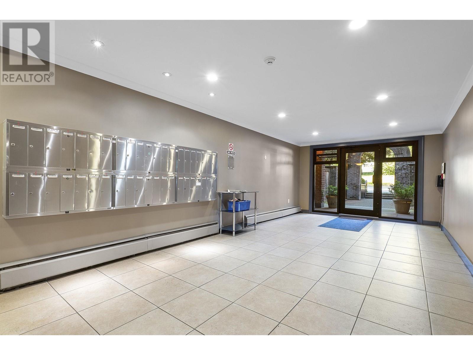 310 211 W 3rd Street, North Vancouver, British Columbia  V7M 1E9 - Photo 10 - R2828299