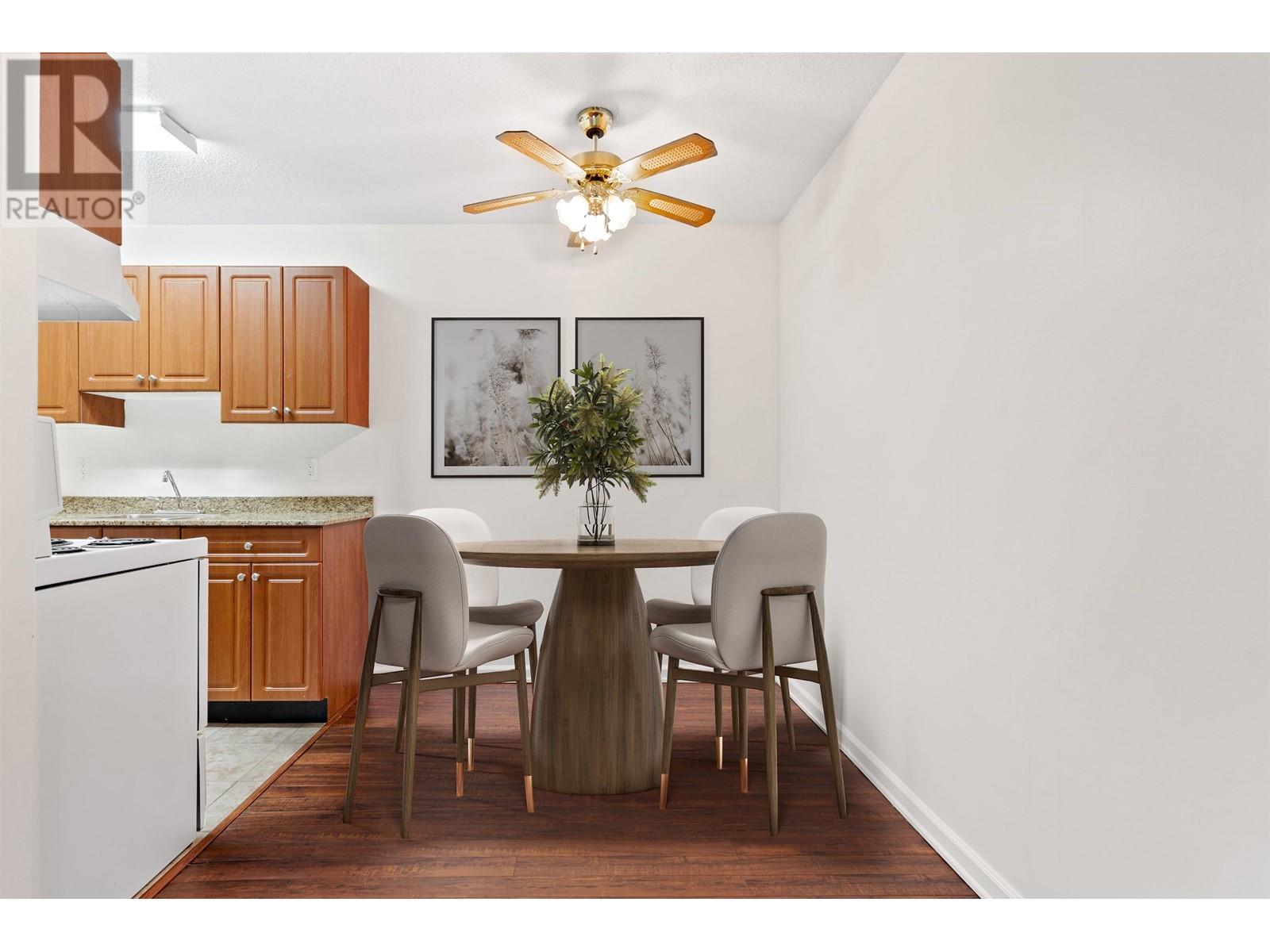 310 211 W 3rd Street, North Vancouver, British Columbia  V7M 1E9 - Photo 3 - R2828299