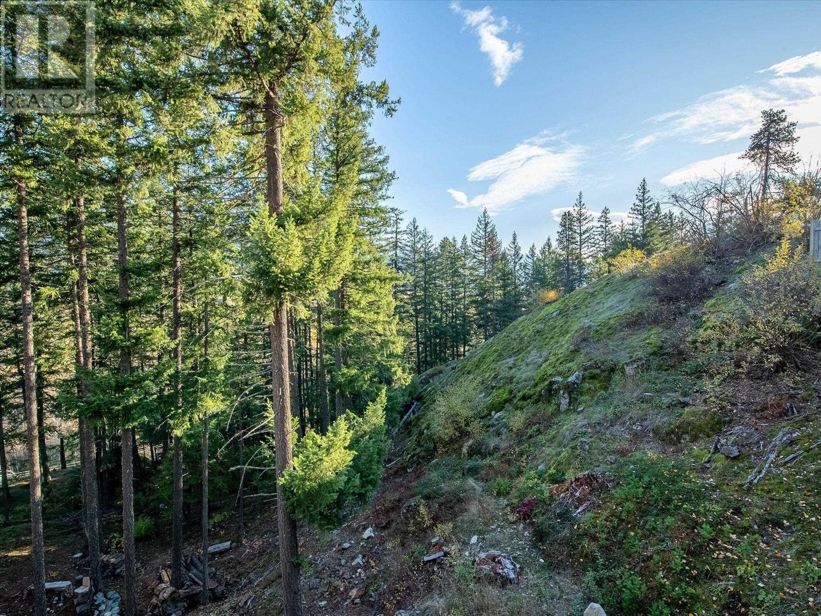7458 Dogwood Street, Pemberton, British Columbia  V0N 2L0 - Photo 11 - R2828265