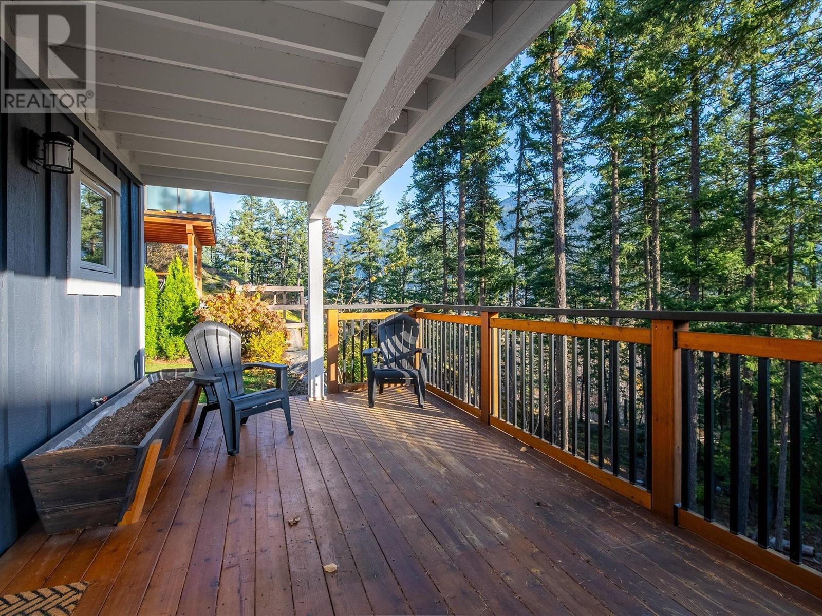 7458 Dogwood Street, Pemberton, British Columbia  V0N 2L0 - Photo 23 - R2828265