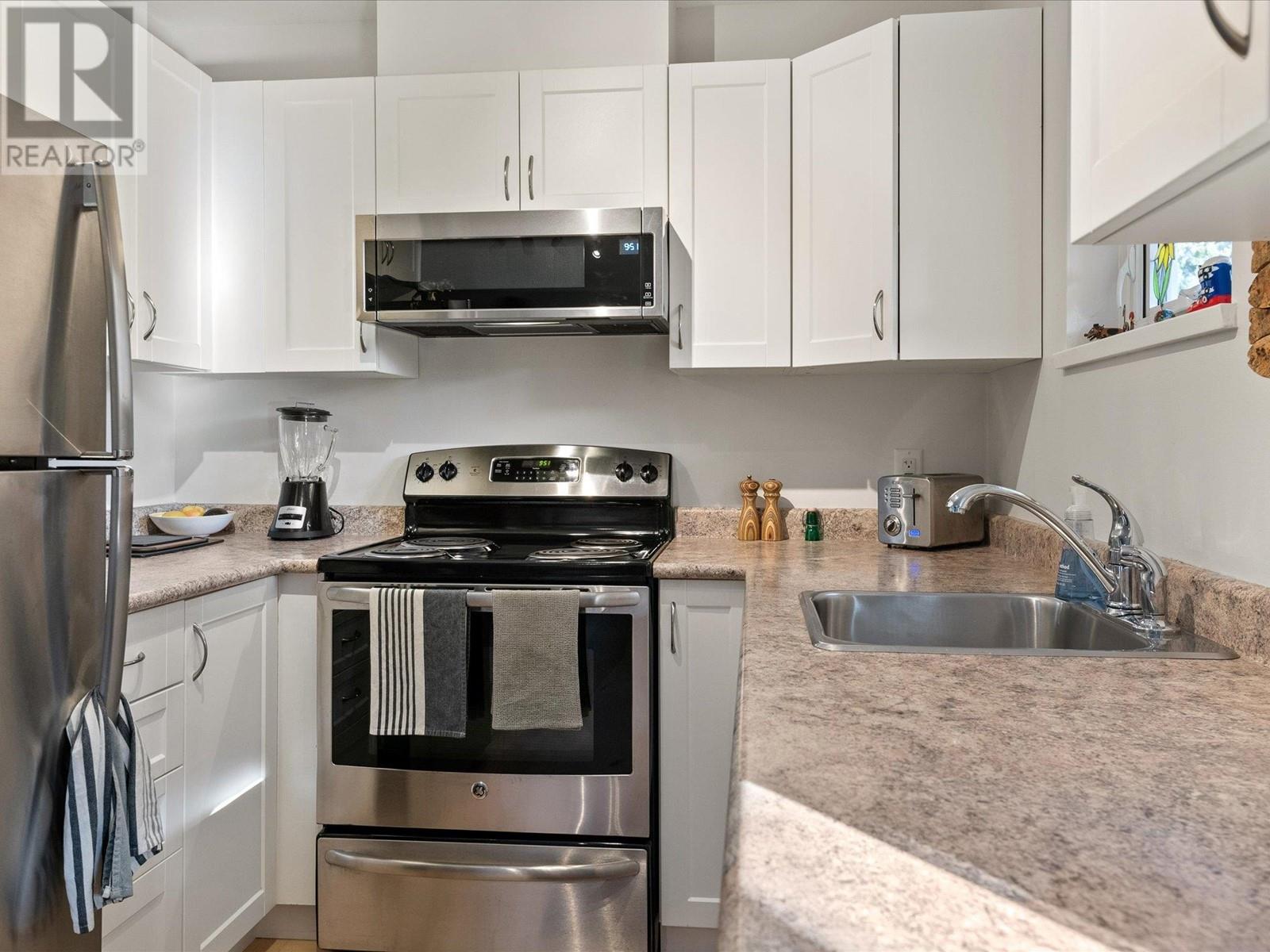 7458 Dogwood Street, Pemberton, British Columbia  V0N 2L0 - Photo 30 - R2828265