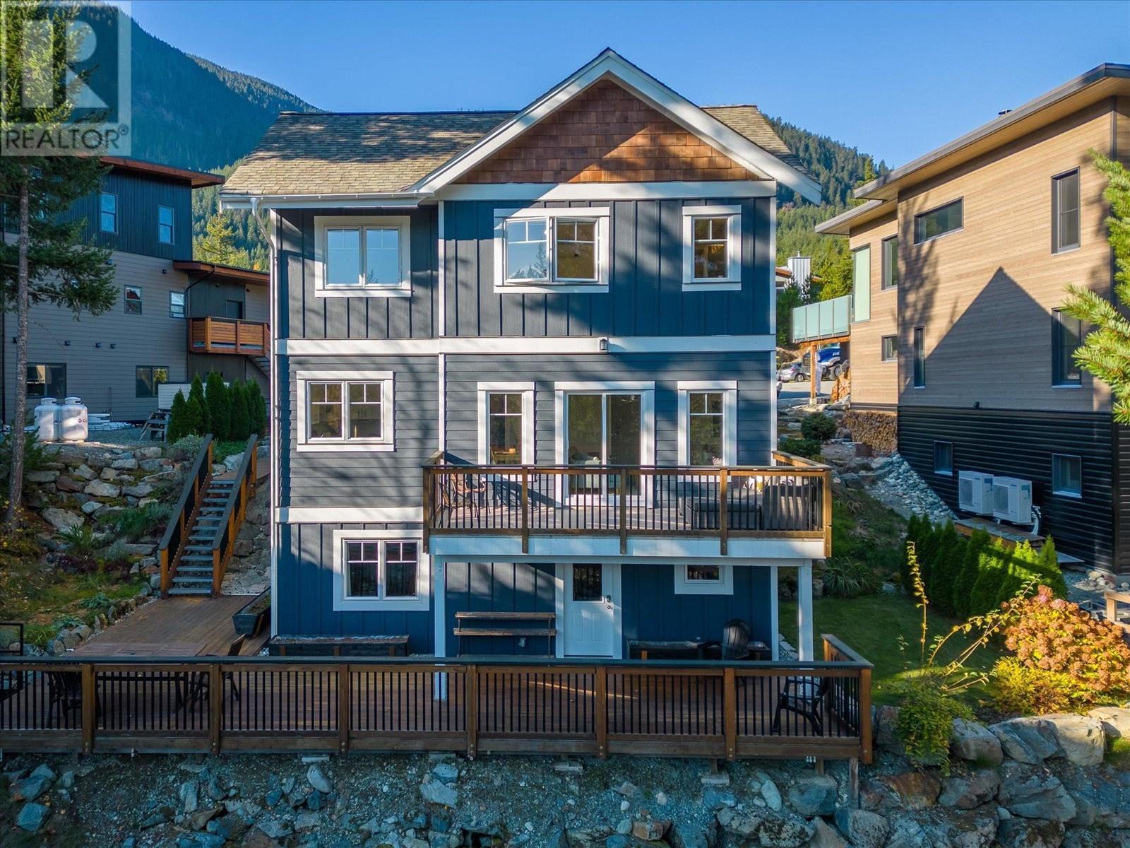 7458 Dogwood Street, Pemberton, British Columbia  V0N 2L0 - Photo 33 - R2828265