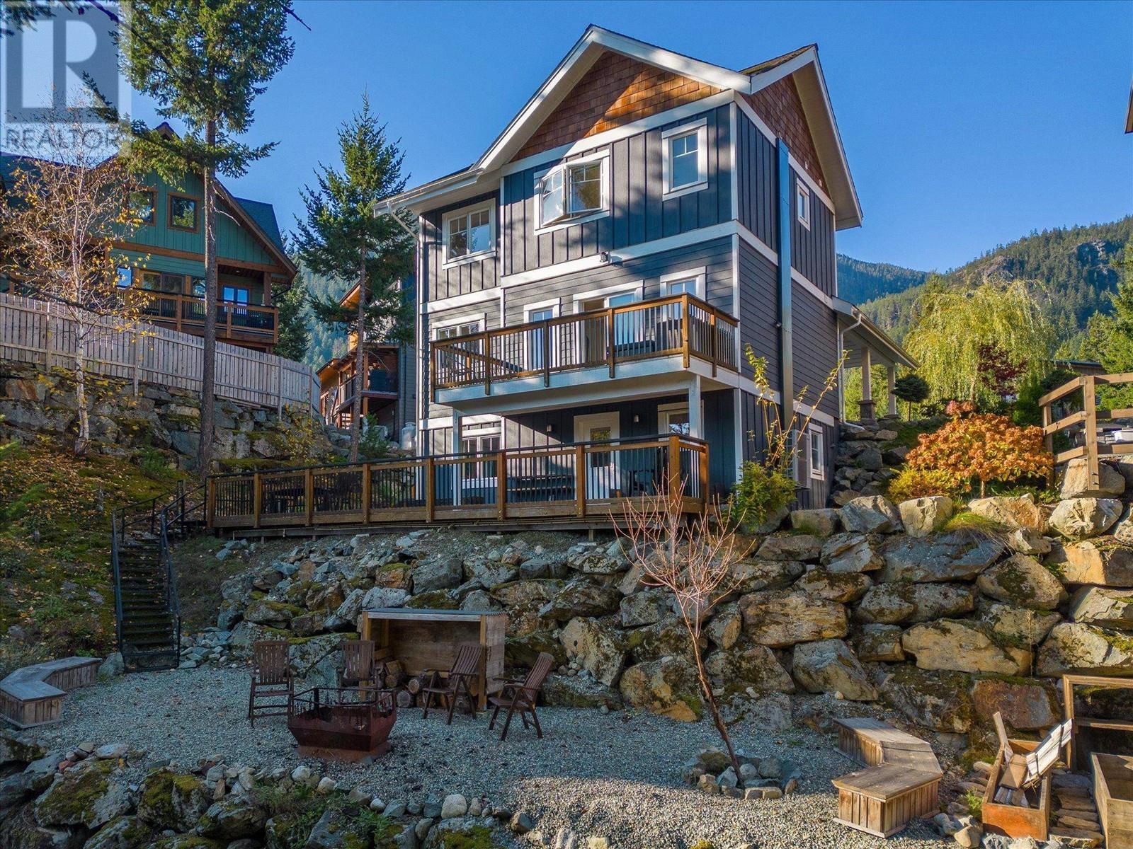 7458 Dogwood Street, Pemberton, British Columbia  V0N 2L0 - Photo 34 - R2828265