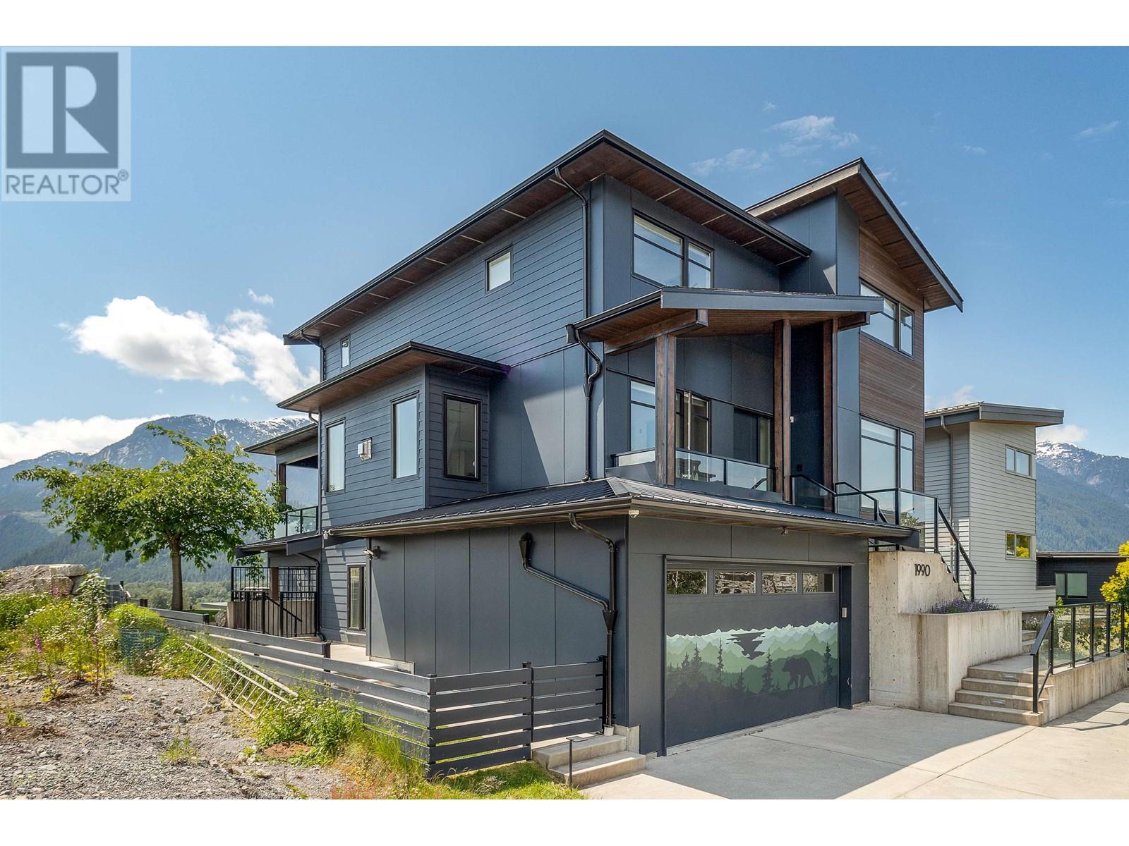 1990 Dowad Drive, Squamish, British Columbia  V0N 1T0 - Photo 36 - R2828268