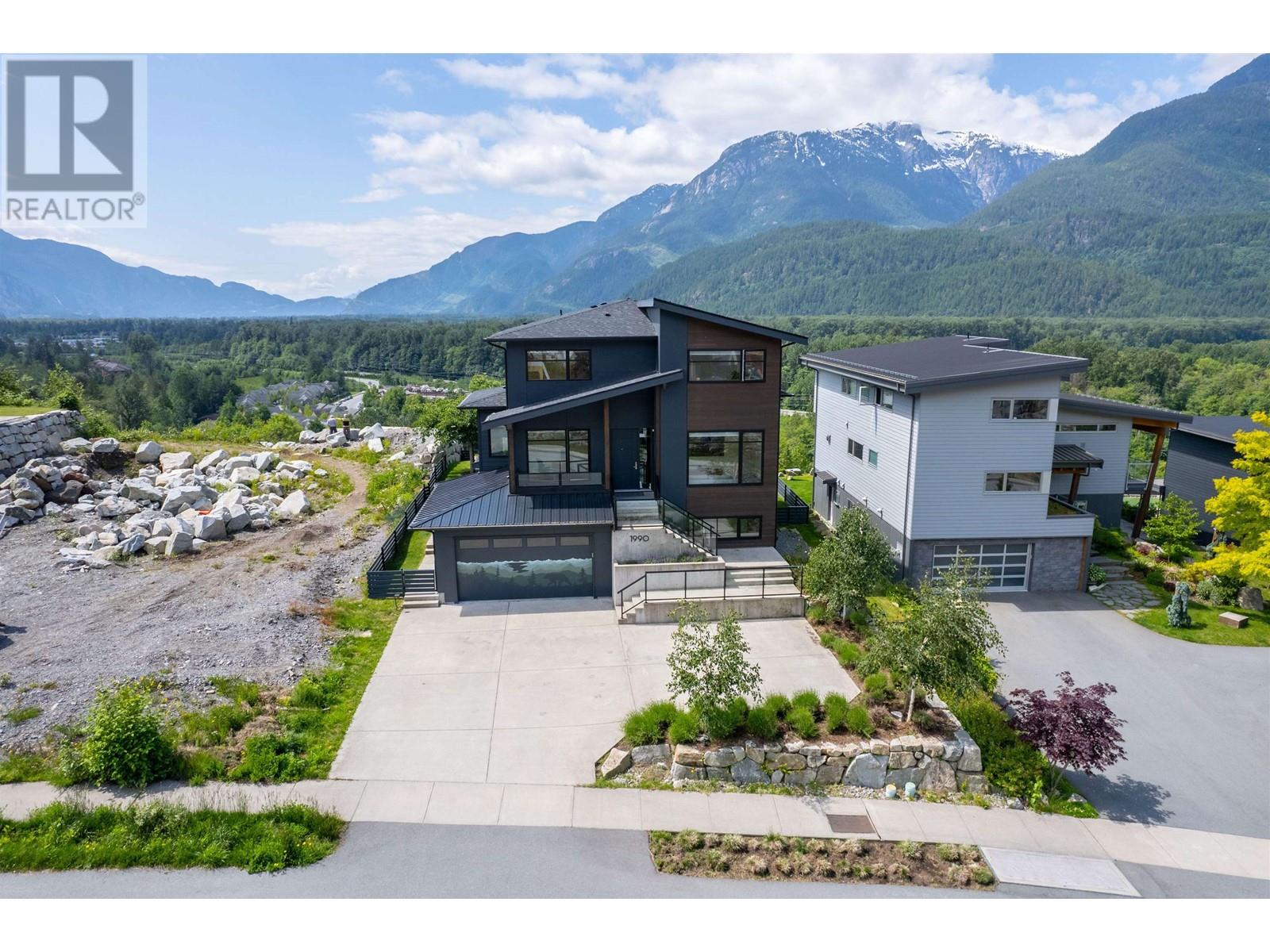 1990 Dowad Drive, Squamish, British Columbia  V0N 1T0 - Photo 40 - R2828268