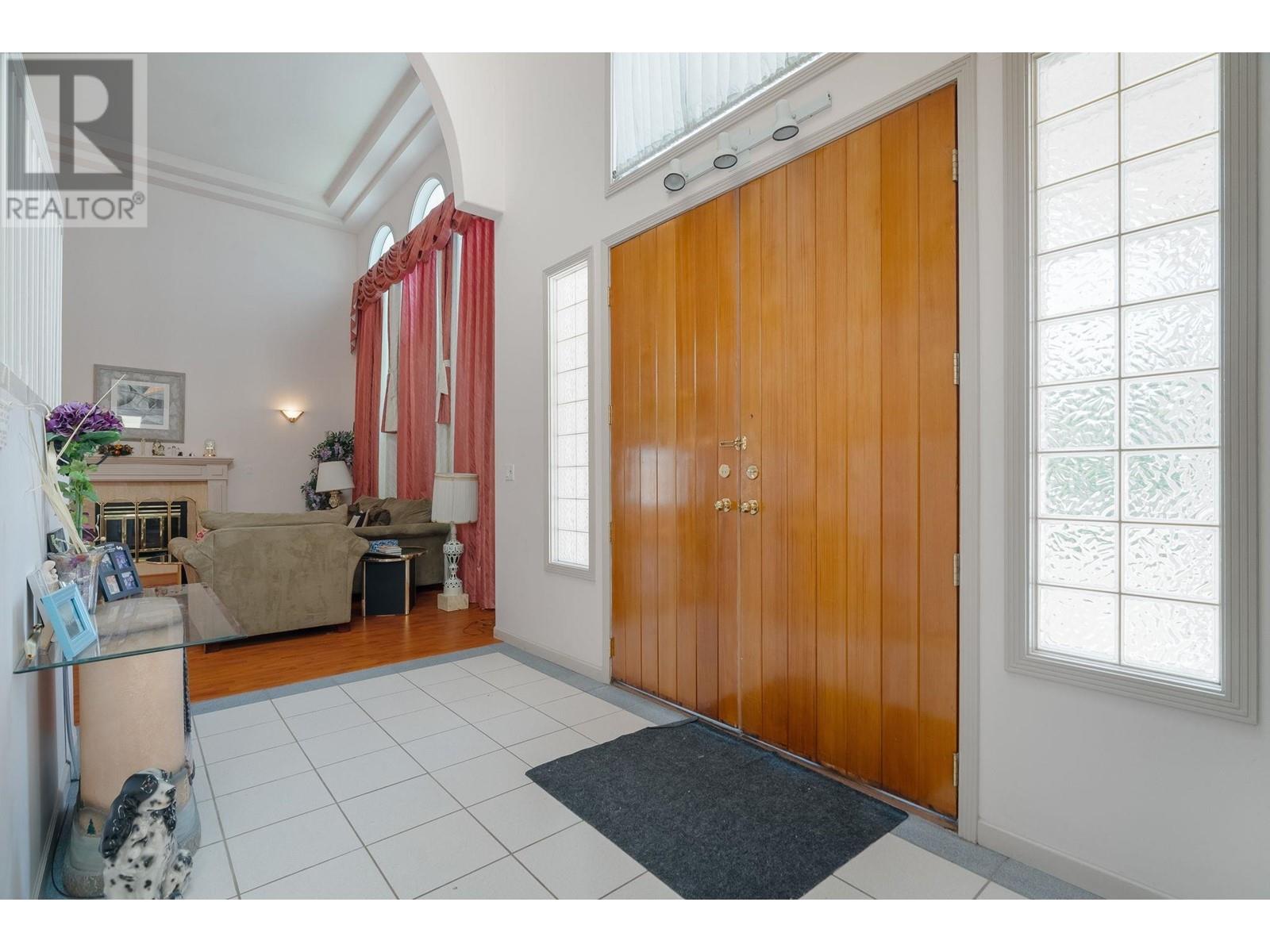8020 Claybrook Road Road, Richmond, British Columbia  V7C 2L3 - Photo 3 - R2828274