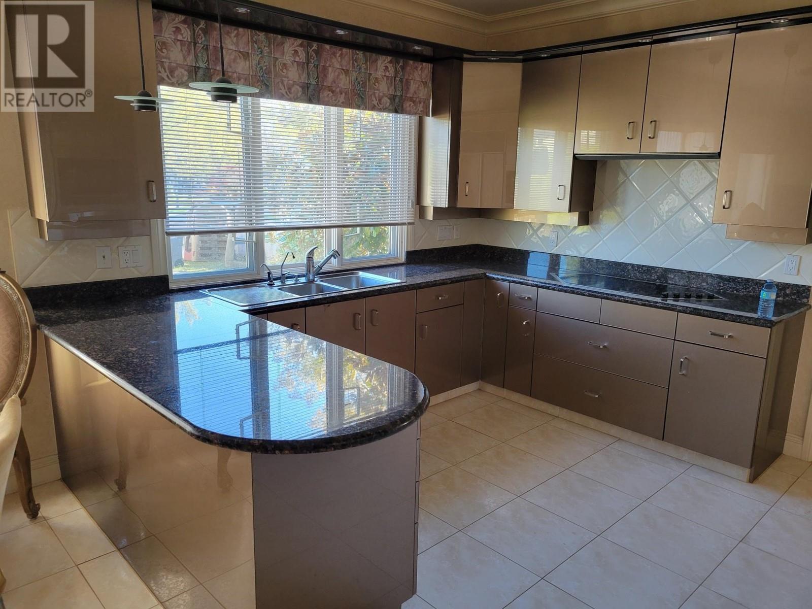 1388 W 45th Avenue, Vancouver, British Columbia  V6M 2G9 - Photo 9 - R2828290