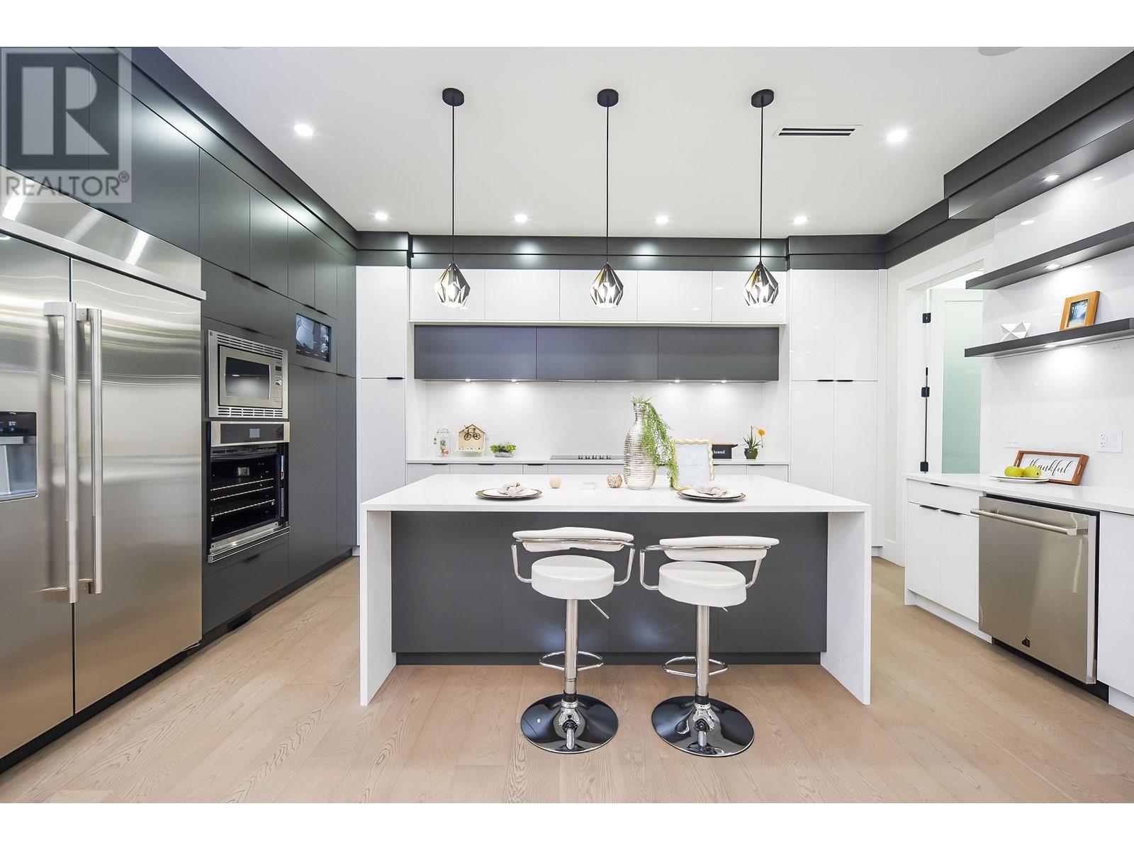 1610 Giles Place, Burnaby, British Columbia  V5A 3K6 - Photo 11 - R2827689