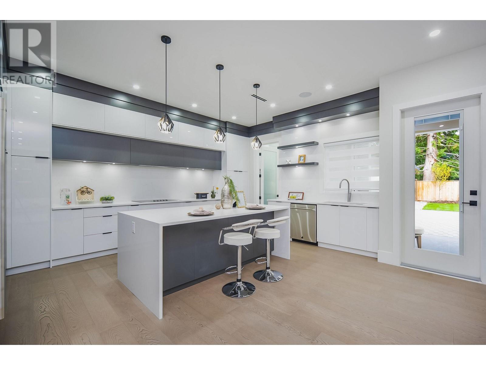 1610 Giles Place, Burnaby, British Columbia  V5A 3K6 - Photo 10 - R2827689