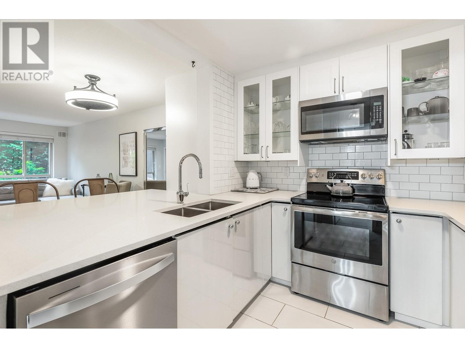 212 150 W 22nd Street, North Vancouver, British Columbia  V7M 1Z9 - Photo 7 - R2828032