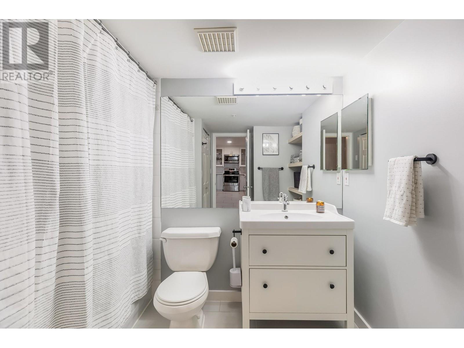 212 150 W 22nd Street, North Vancouver, British Columbia  V7M 1Z9 - Photo 13 - R2828032