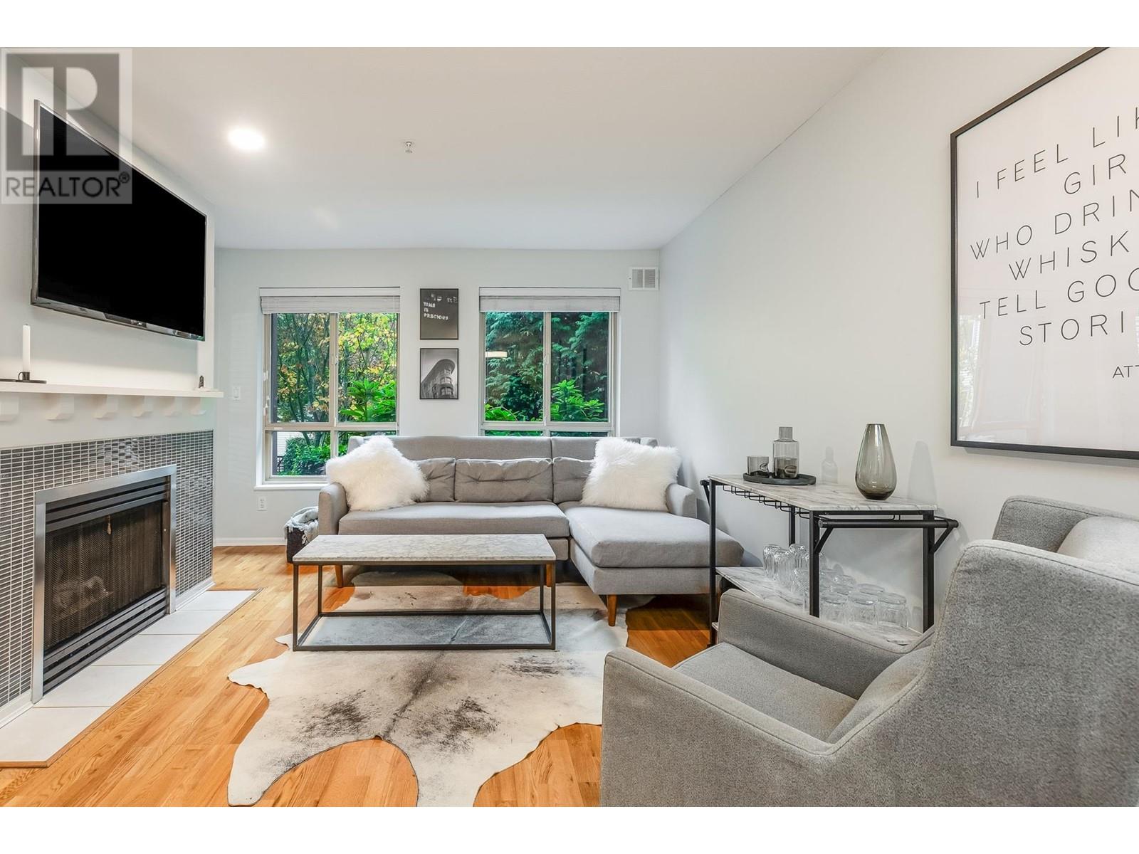 212 150 W 22ND STREET, north vancouver, British Columbia