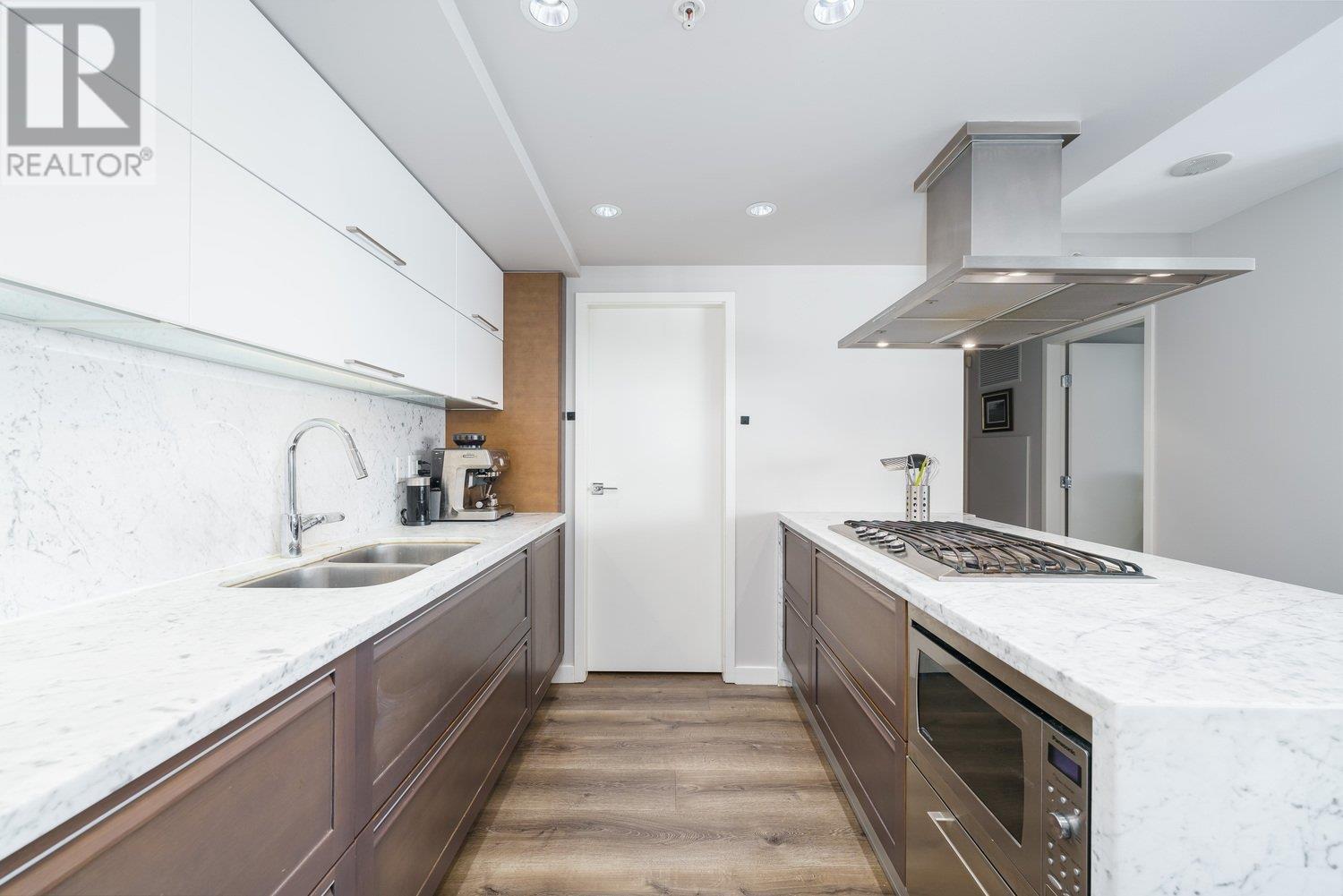 2005 8 Smithe Mews, Vancouver, British Columbia  V6B 0A5 - Photo 10 - R2821824