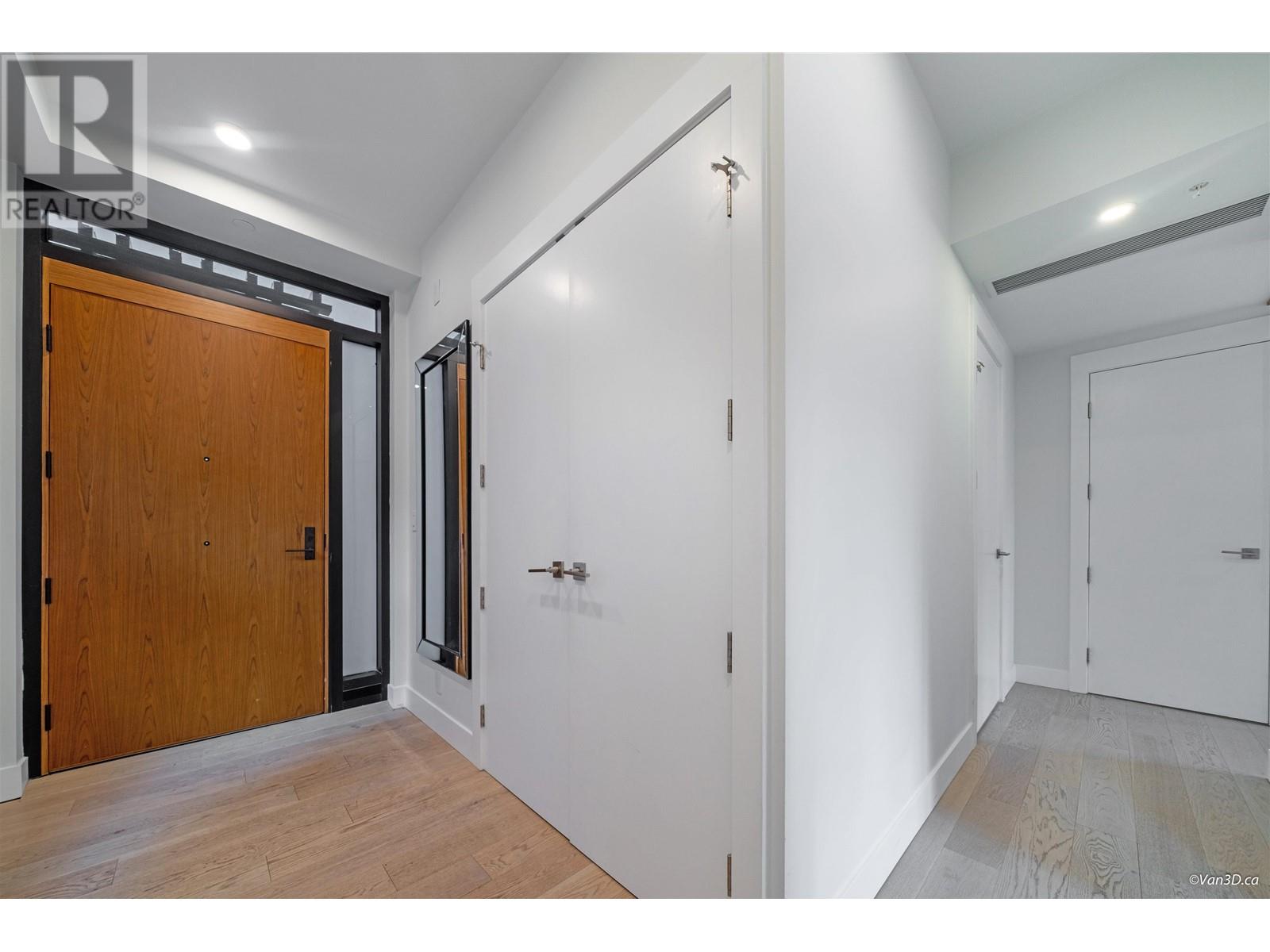 309 6707 Nelson Avenue, West Vancouver, British Columbia  V7W 0A4 - Photo 2 - R2828321